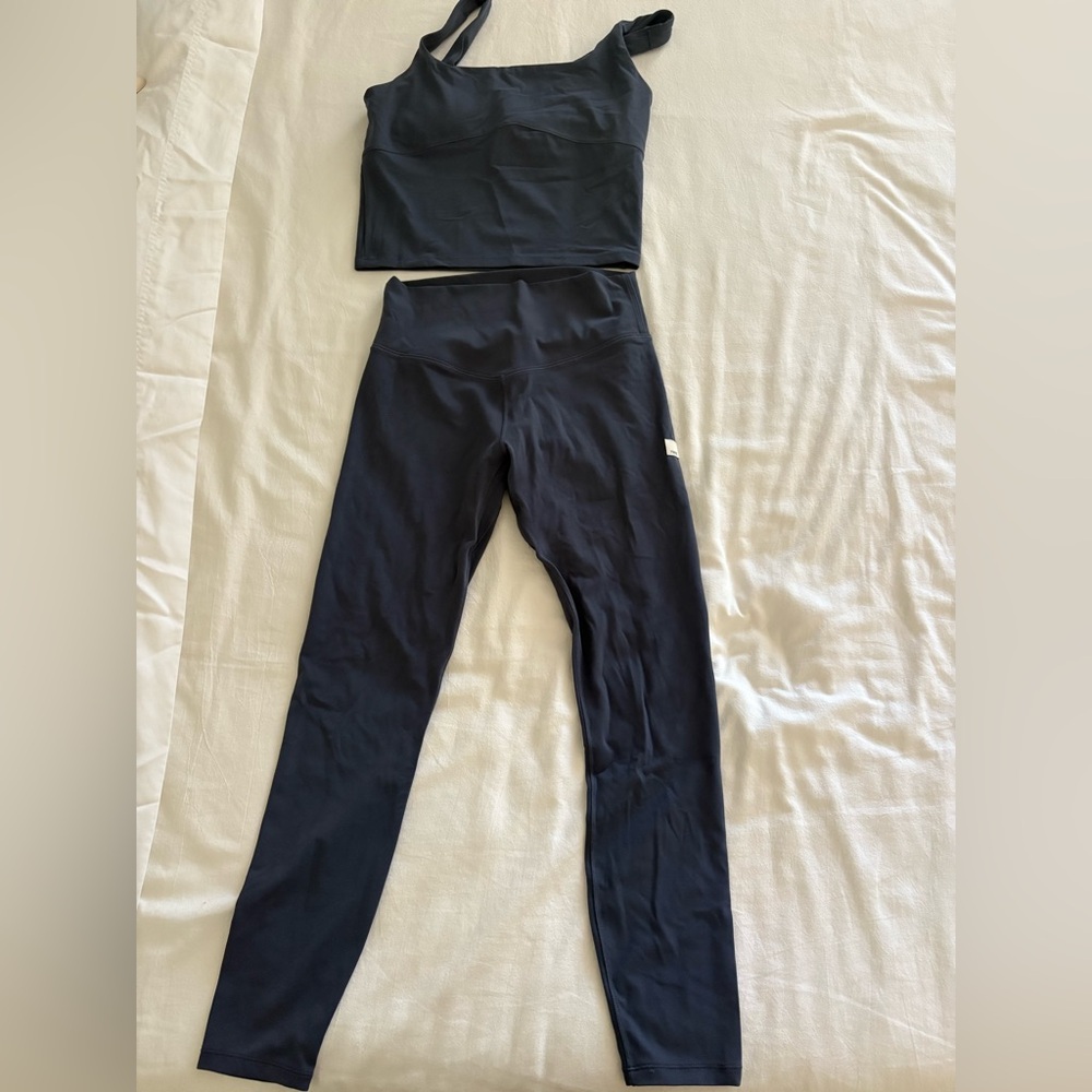 Vuori all the form azure set